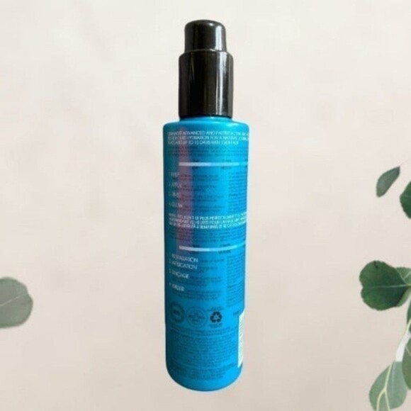 St.Tropez Express Self Tan - 1 hour hydrating bronzing Gel 200ml/6.7 fl.oz - Picture 5 of 8